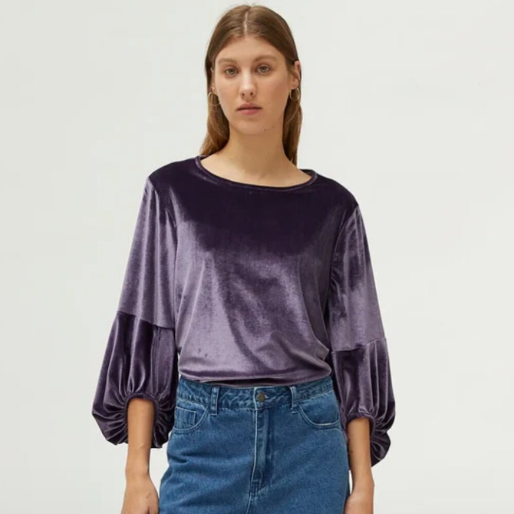 Compania Fantastica Purple Puff Sleeve Velvet Top Size Small NWT
